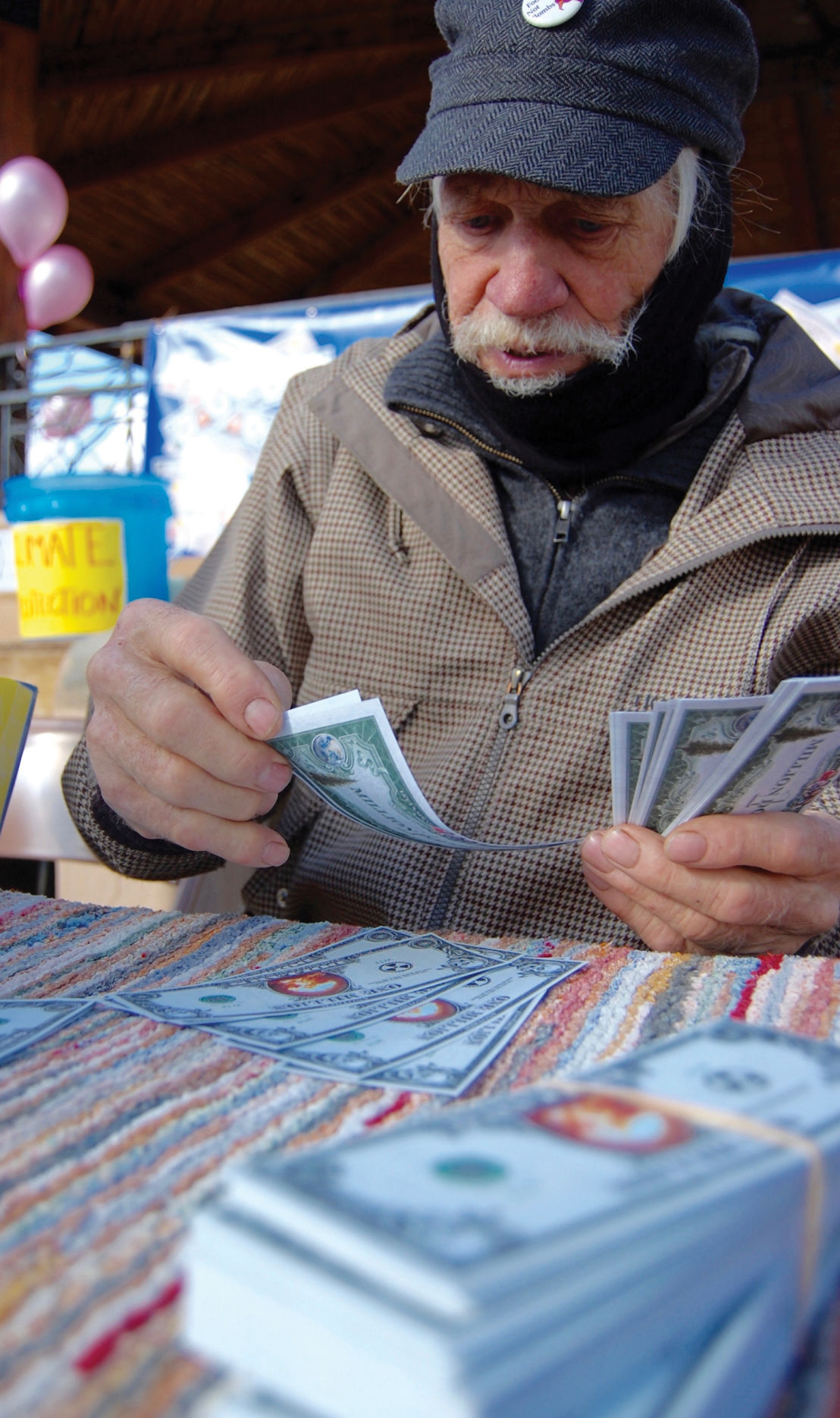 counting money erich kuerschner RGB.jpg